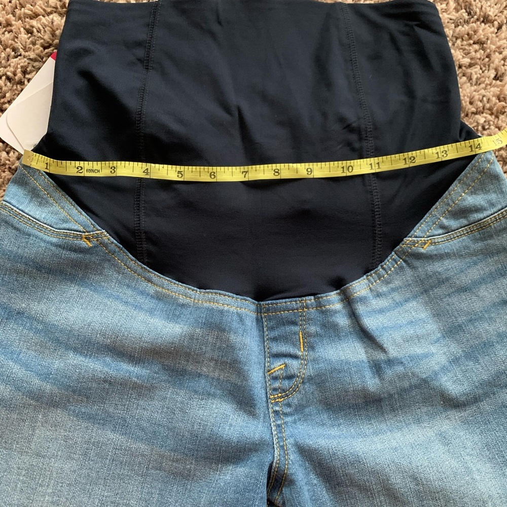 Isabel Maternity by Ingrid and Isabel. Size 6 - Picture 3 of 4